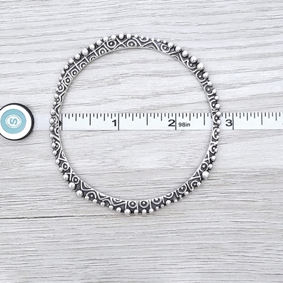 Like NEW Silpada Sterling Silver 'Perfectly Quirky' Etched Design Bangle B2279 - Picture 13 of 16